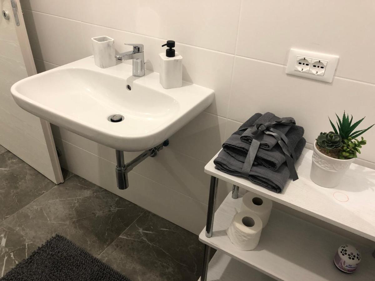 Welcome Milano Guest House Екстер'єр фото